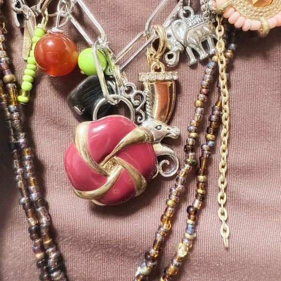 Eclectic vintage layered multi charms necklace - Picture 7 of 7